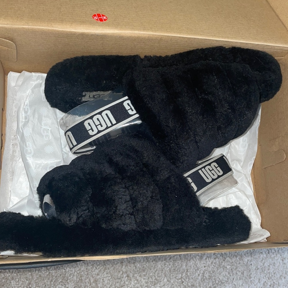UGG Fluff Yeah slide